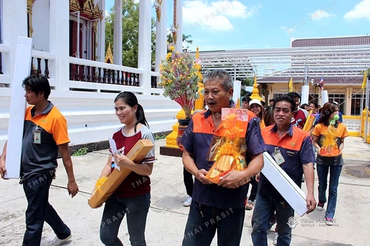 Buddhist Lent candle procession 2016