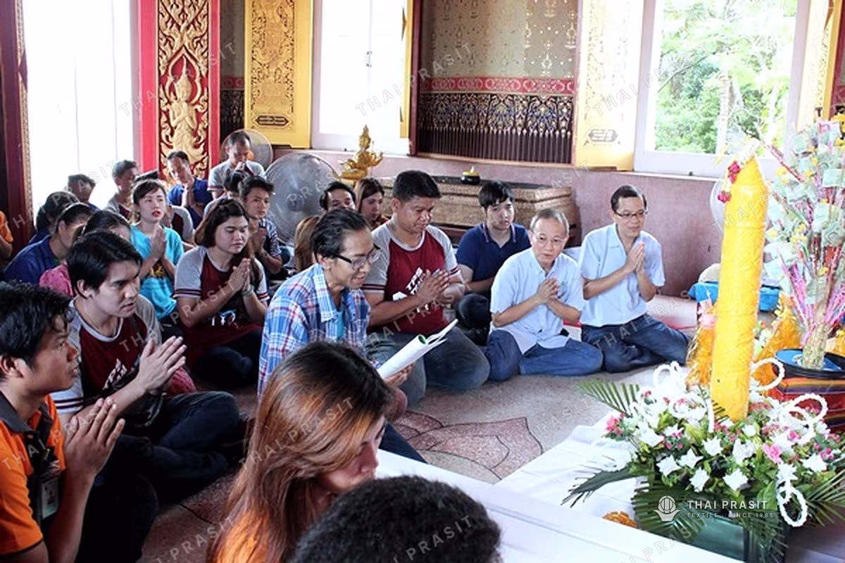 Buddhist Lent candle procession 2016