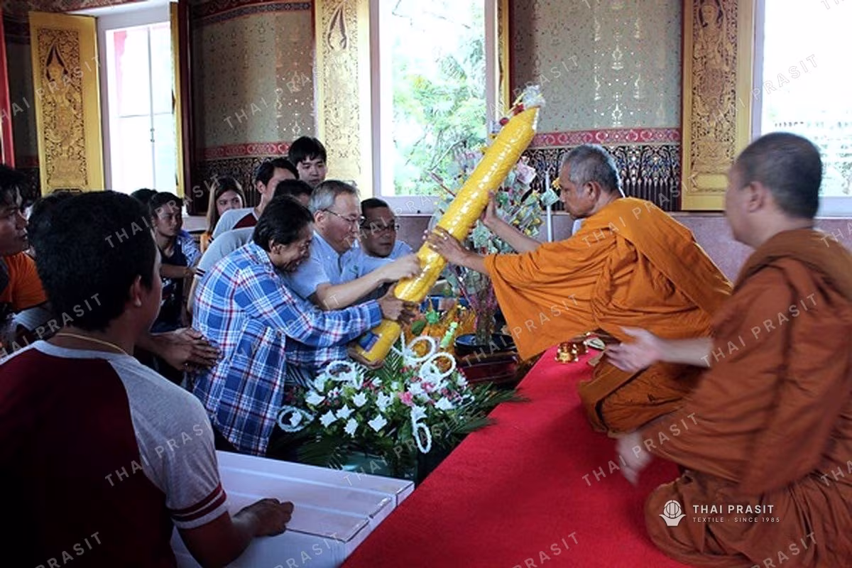 Buddhist Lent candle procession 2016